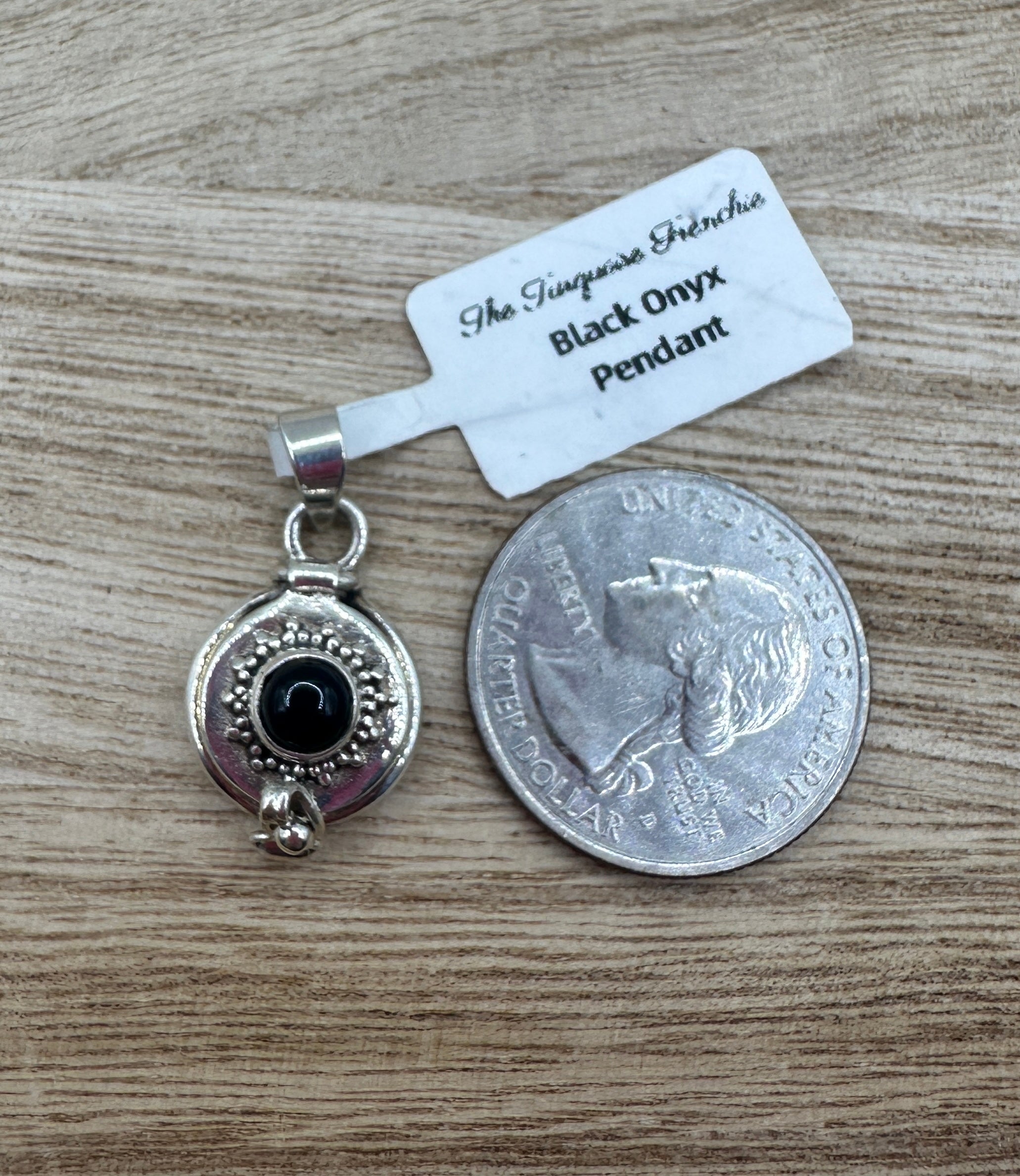 Black Onyx Poisson Pendant